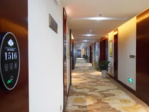 Maple Leaf Garden Hotel - Image 4