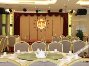 Chunyang Holiday Hotel - Image 5