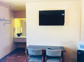 Camino Real Motel - Image 4
