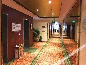 GreenTree Inn JiangSu NanTong HaoHe Scenic Spot HaoXi Bookstore Express Hotel - Image 3