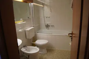 City Arcaden Hotel - Image 5
