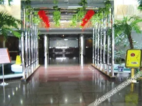 China Hualu Hotel - Image 2