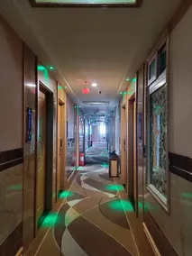 City Theme Hotel - Image 2
