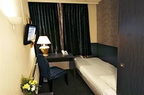 Hotel 74 - Image 5