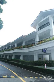 Freely Hover Long Shan Hotel - Image 3