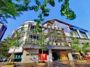 Book & Life Hotel - Image 5