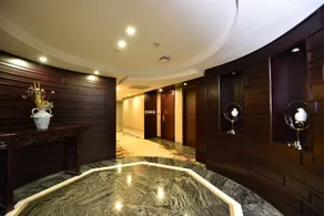 Longlin Shanju Holiday Hotel - Image 2