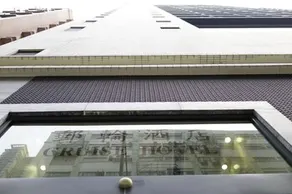 B Hotel - Image 2