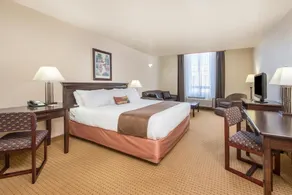 Ramada Lloydminster - Image 5