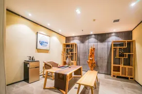 Shuimu City Hot Spring Holiday Hotel - Image 4
