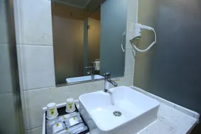 Super 8 Hotel(Yulin Yuanyang Lake) - Image 5