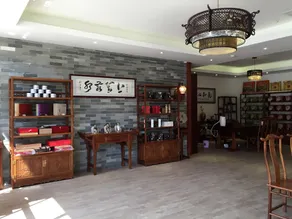 Golden Hotel - Image 3
