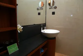 Ruili Hotel - Image 4