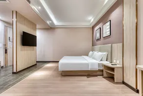 Yinzhou Jiayi (Laiwu Zhangjiawa Changshao North Road Branch) - Image 3
