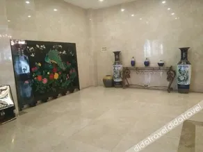 Lanyi Holiday Hotel - Image 2