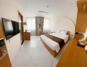 Maple Suite Hotel by OYO Rooms - Image 2