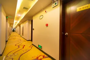 Dingcheng Hotel - Image 4