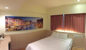 Elegance Hotel - Image 3