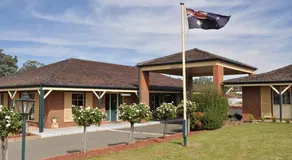 Comfort Inn Bushmans - Image 3