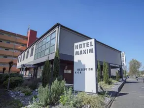 MAXIM - Image 3