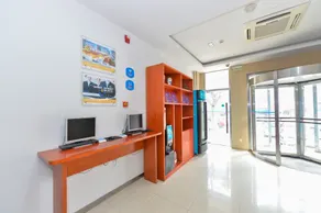 Hanting Hotel Tianjin Tanggu Bund - Image 4