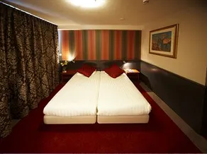 Hotel 74 - Image 4