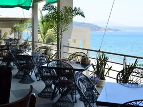 Amanente'z Beach Front Resort - Image 2