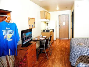 Motel 6 Suites Oklahoma City Norman OK - Image 4