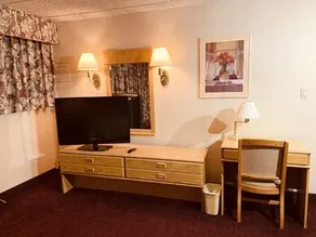 Coliseum Inn & Suites-Garden City Long Island - Image 3