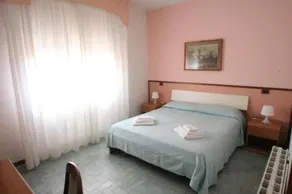 Hotel Redi - Image 2