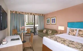 Steps to Waikiki Beach Aqua Palms Free Parking - Image 2