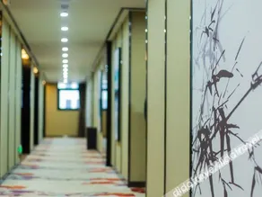 The Capris Hotel - Image 5