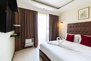 Jmm Apartment Suites - Image 3