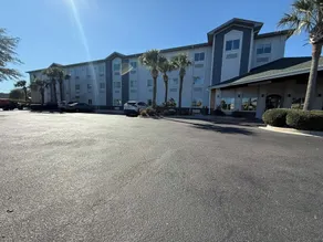 Spark by Hilton Wilmington Carolina Beach Rd - Image 2