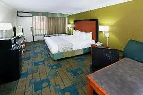 Quality Inn Suburban Studios Slidell - Image 5