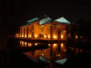 Shaoxing Mirror Lake Hotel - Image 3