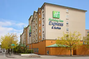 Holiday Inn Express & Suites Seattle City Center - Image 4