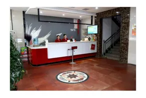 Thank Inn Hotel (Luohe Convention Center Dennis Square Branch) - Image 5