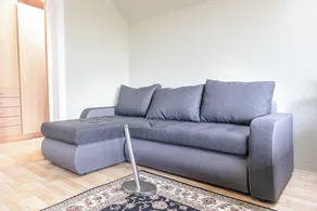 Spacious Home & Garden Free Parking - Image 2