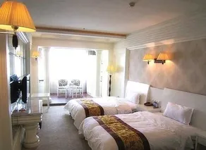 Golden Shore Hotel - Image 4