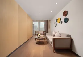 Chengde Mountain Resort Madison International Hotel - Image 3