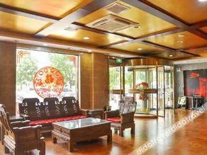 19 Street Hotel - Image 2