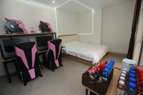 Netfish E-sports Hotel (Shanghai Tongji Hospital Xincun Road Subway Station Branch) - Image 2