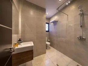 Travelholic Residence Golden Gates - Image 4