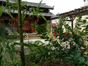 Yueshengmo Courtyard - Image 5