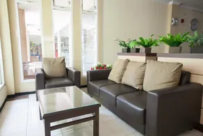 Urbanview Hotel de Kopen Malang by RedDoorz - Image 4