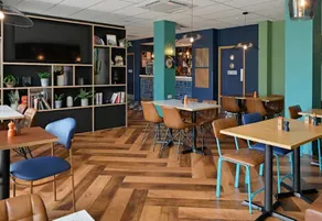 Travelodge London Acton - Image 2