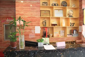 Qianna Hotel (Daming Lake Baotu Spring Branch) - Image 2