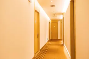 Starway Hotel (Zhenjiang Dashikou) - Image 4