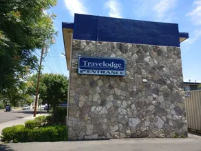Travelodge by Wyndham Fresno Yosemite Area - Image 4